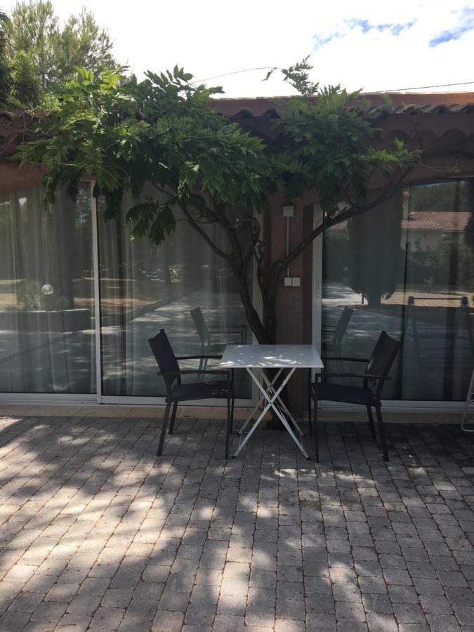 Gite 2 Pieces Au Calme Les Arcs-sur-Argens المظهر الخارجي الصورة